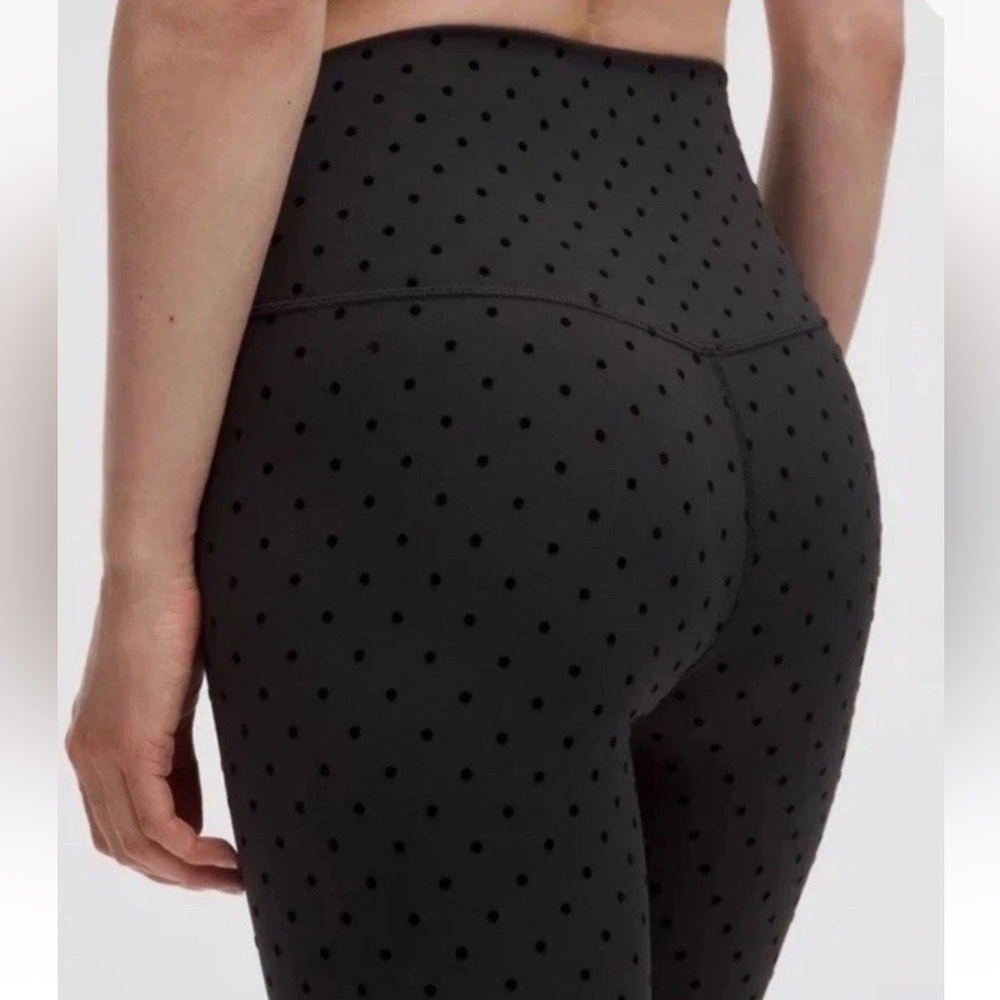 Authentic lululemon Align High-Rise Pant 28” polka dot flocked . Size 6